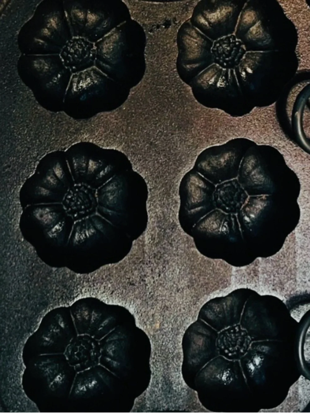 Vintage ROWOCO Cast Iron Pumpkin 🎃 Cakelet / Muffin Pan – Made in Taiwan